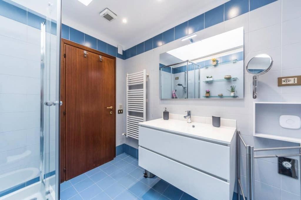 Rialto Apartment With Canal Grande View Venesia Bagian luar foto