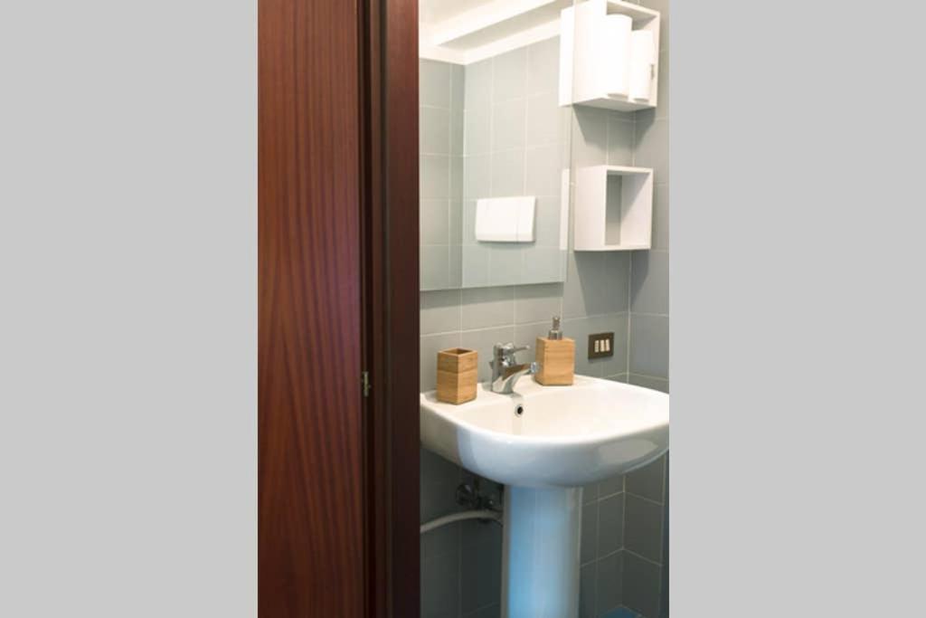 Rialto Apartment With Canal Grande View Venesia Bagian luar foto