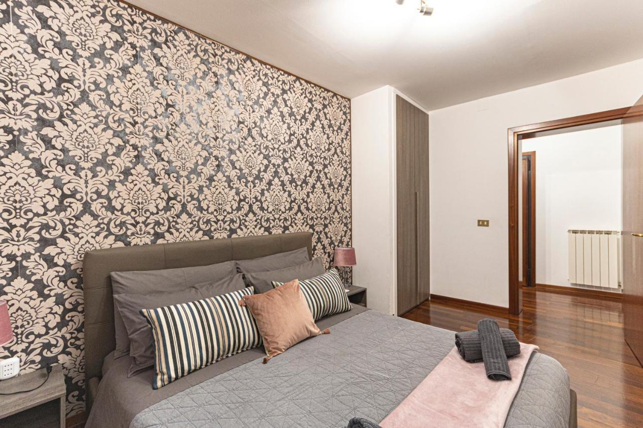 Rialto Apartment With Canal Grande View Venesia Bagian luar foto