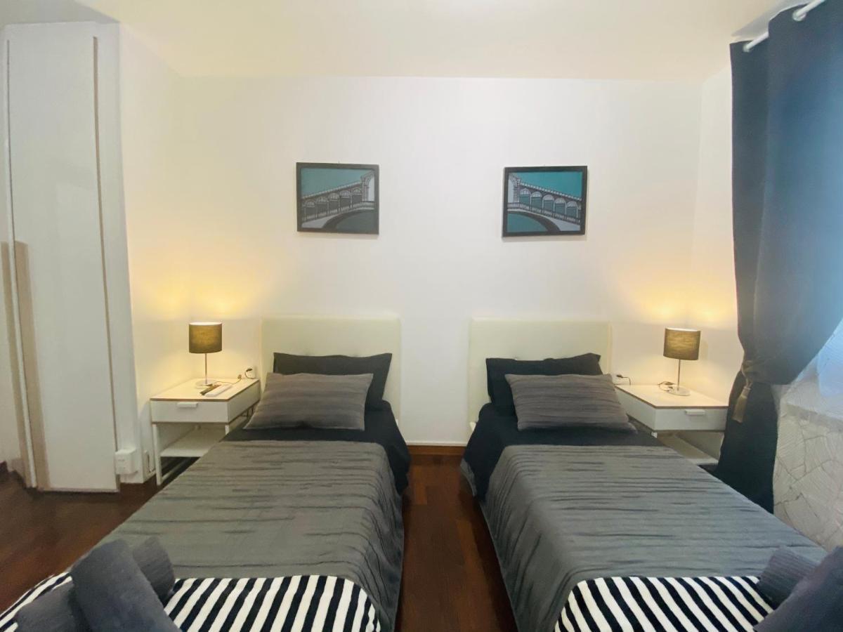 Rialto Apartment With Canal Grande View Venesia Bagian luar foto