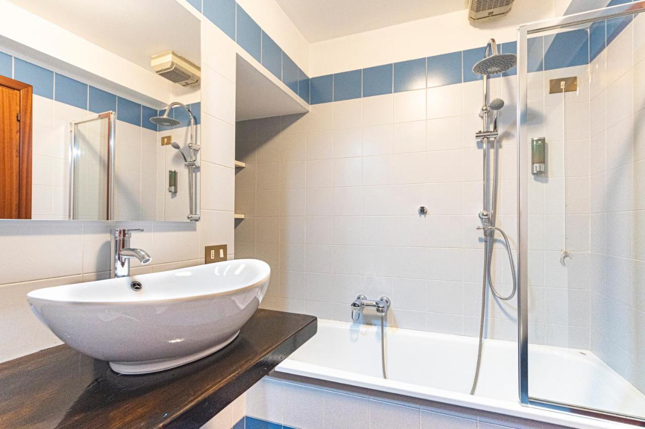 Rialto Apartment With Canal Grande View Venesia Bagian luar foto