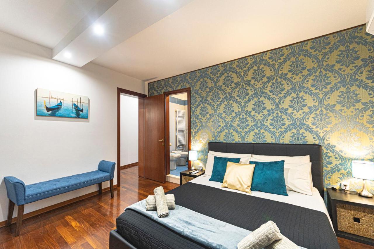 Rialto Apartment With Canal Grande View Venesia Bagian luar foto