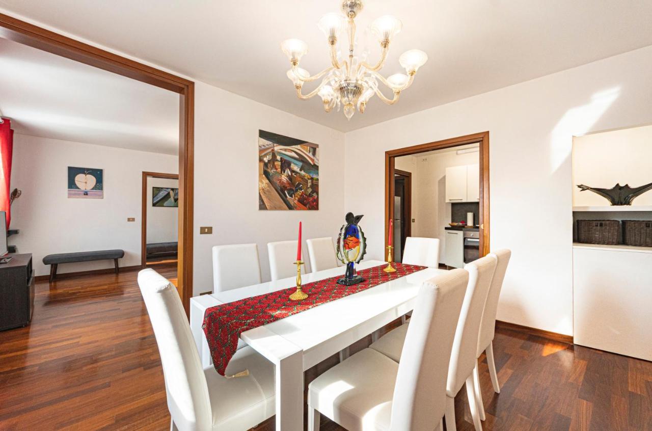 Rialto Apartment With Canal Grande View Venesia Bagian luar foto